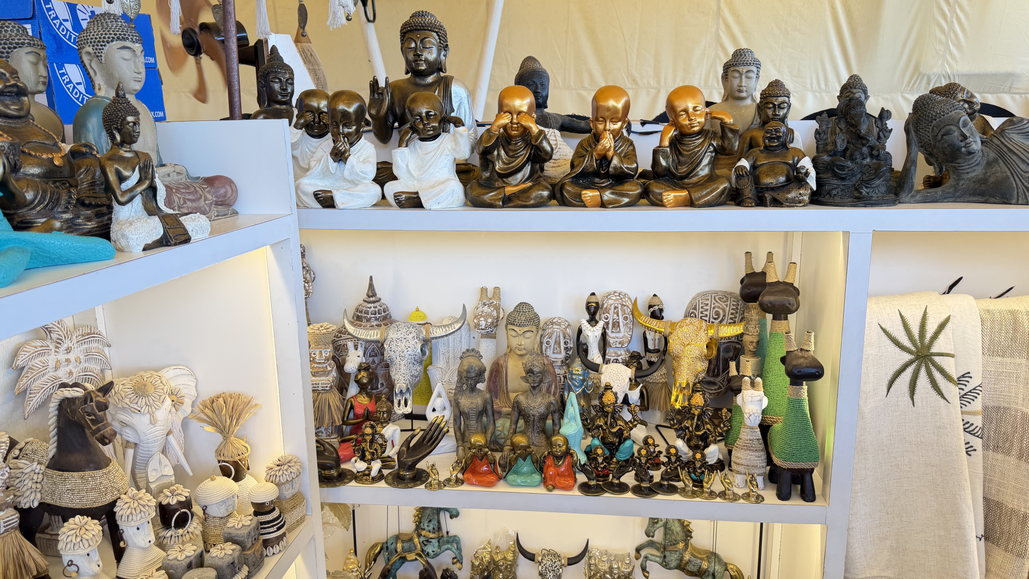 Market in Bali - Curated shops and dining venues at Setpoint Seminyak